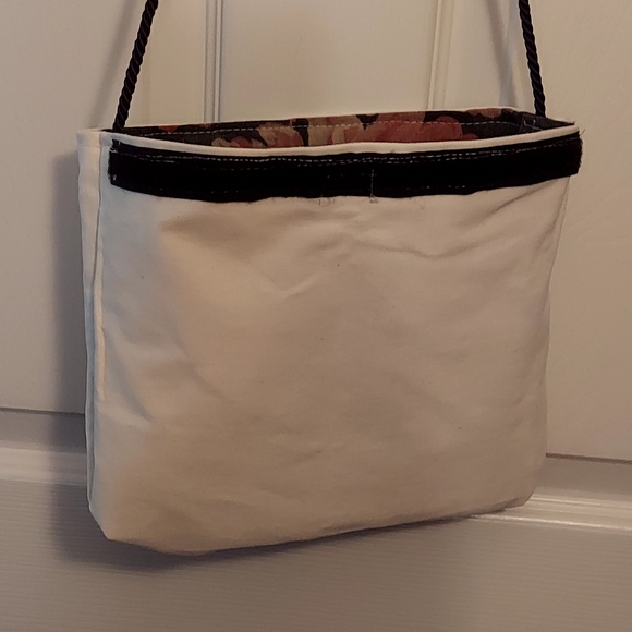 Vermont Crafted Shoulder Bag - Picture 5 of 6